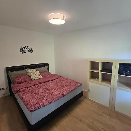 Retreat Whirlpool & Terrace Apartment *